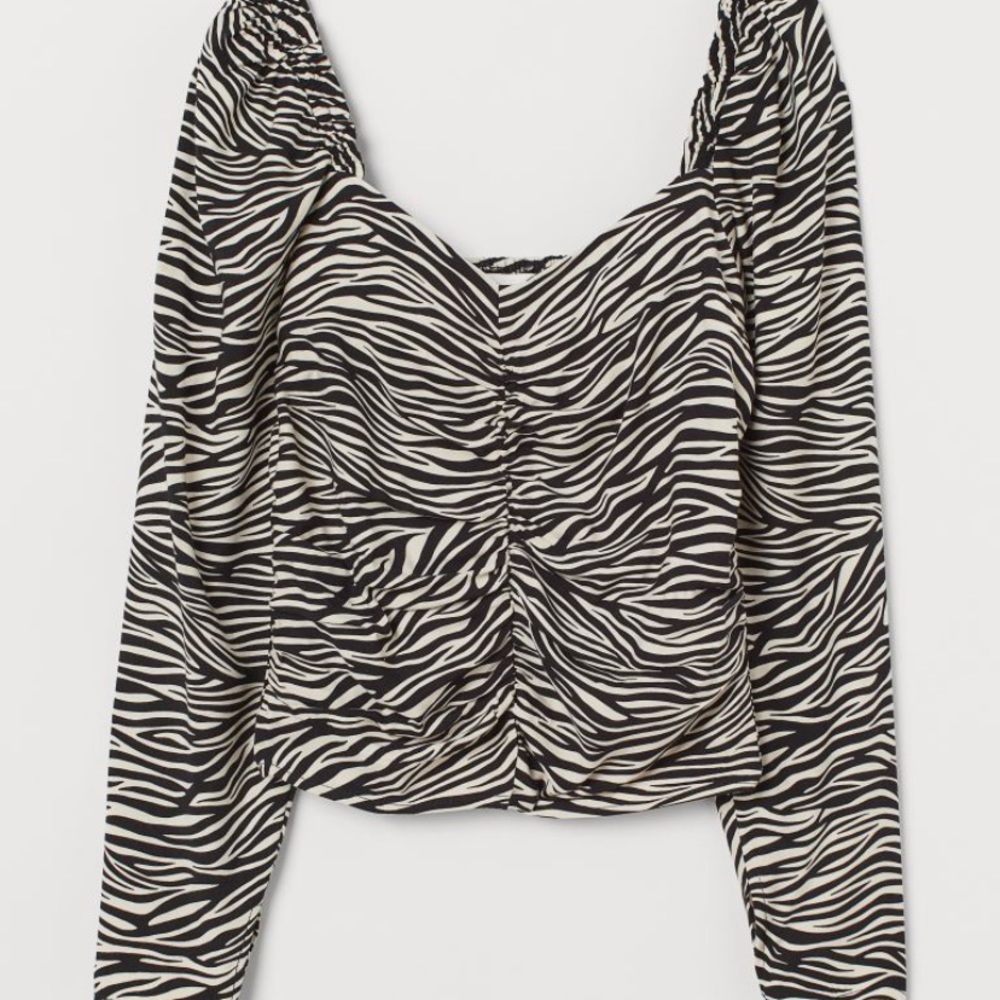 NWT H&M puff-sleeved blouse zebra print